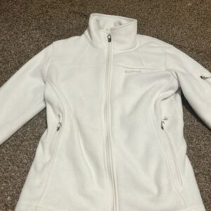 White Columbia sweatshirt
